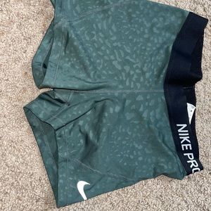 LOT* Nike pros size medium